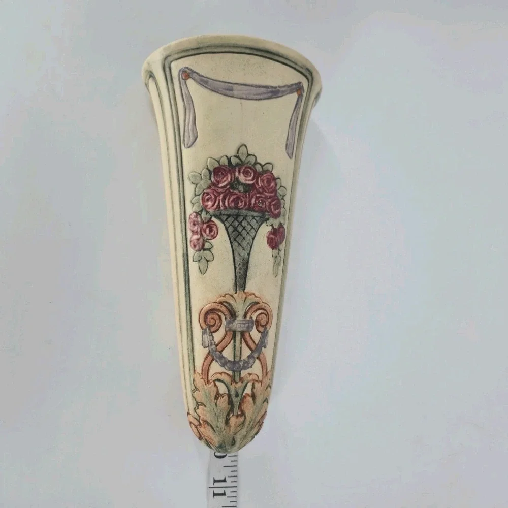 Weller Roma Wall Pocket Vase 10